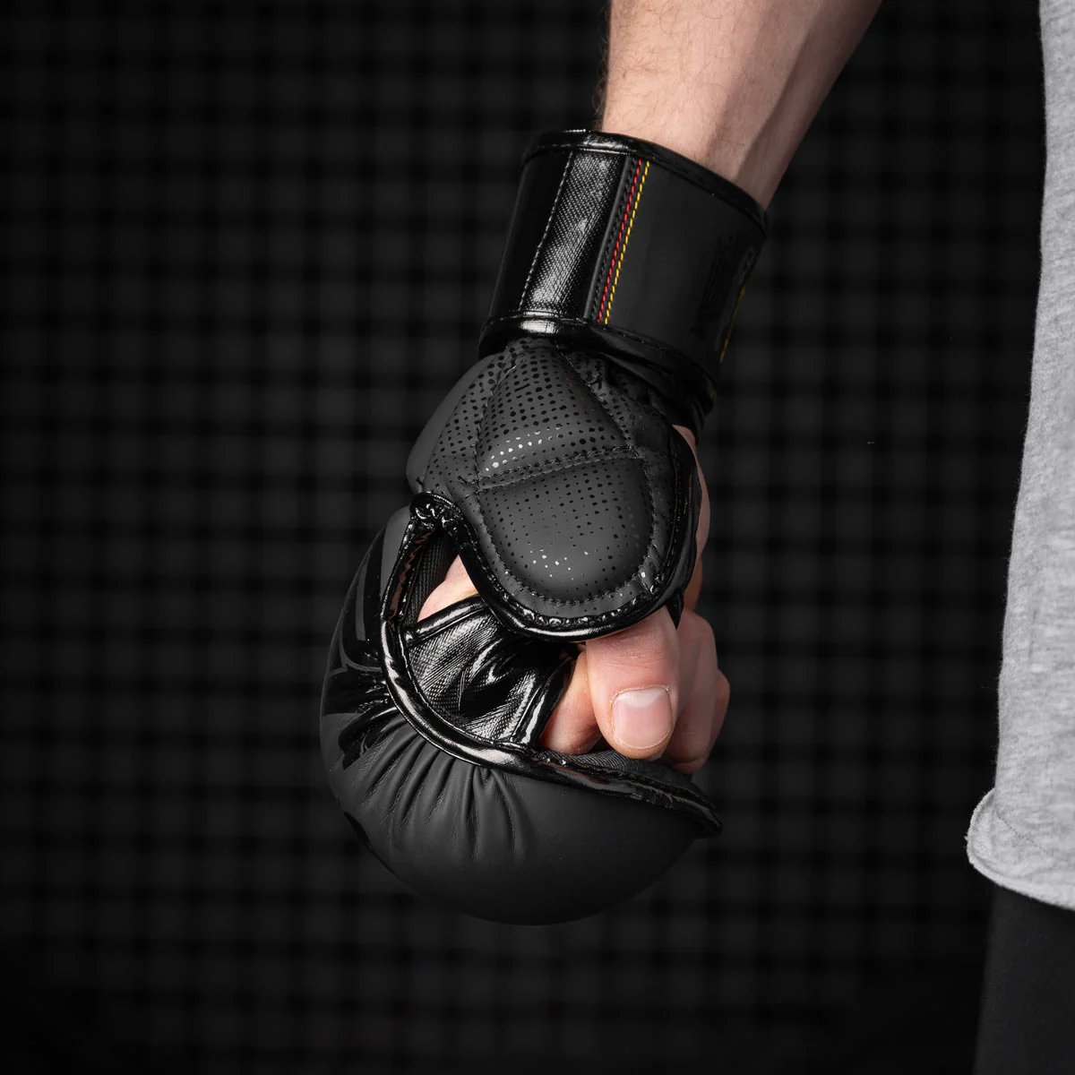 Phantom-Athletics-MMA-Sparring-Handschuhe-Germany-Schwarz-10_5000x