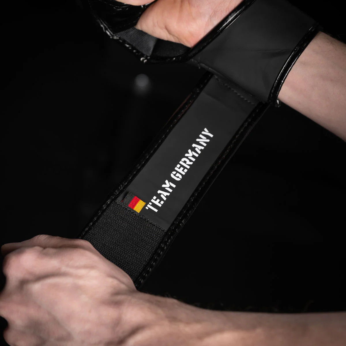 Phantom-Athletics-MMA-Sparring-Handschuhe-Germany-Schwarz-9_5000x